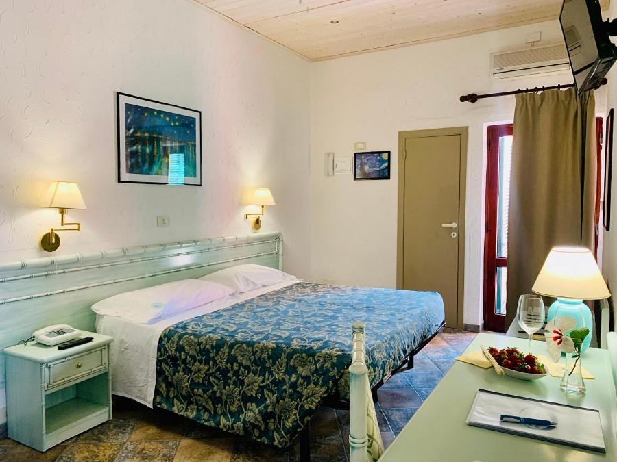Hotel Elba Marina di Campo Esterno foto